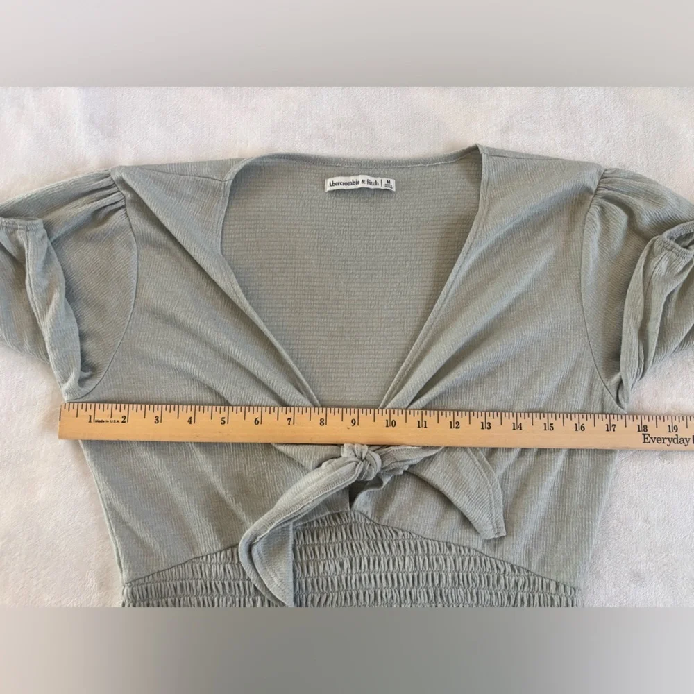 Abercrombie & Fitch Smocked Waist Tie-Front Puff Sleeve Top - Grey Size M